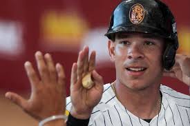 Movimiento en el roster semanal🦁🔥 ✖️Sale: Adbert Alzolay RHP (Molestias  físicas) JC Keys RHP (Despedido) ✓Entran: Salvador Pérez C/1B Freddy Fermín  C #caraquistasfans #CaraquistaSoy #orgullovenezolano #venezuela  #LeonesDelCaracas #LVBP ...