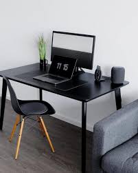 Black Desk 60 Templates To Personalize The Home Office Checopie In 2020 Home Office Design Home Office Setup Office Desk Designs