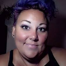 Lori Devoe's Instagram, Twitter & Facebook