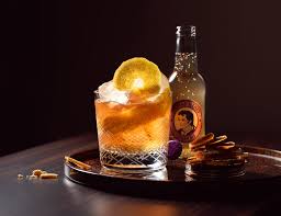 Various tonics bring a variety of flavours into your glass, as well as mixing them with different spirits and garnishes. Thomas Henry Ginger Ale 24x0 2l Getrankeservice Munchen