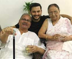 Adinath Kothare On Twitter With My Grandfather Daddy And Grandmother Jenma Celebrating Their 65th Weddinganniversary Some Marriages Are Made Beyond Heaven Https T Co Zzsbnpi6f2 He has done his marathi debut majha chakula in 1994. adinath kothare on twitter with my