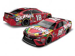 Nascarjolly.com deutschlands größter nascar diecast und merchandise shop aric almirola #10 nascar 2021 shr ford smithfield 10 years 1:64. Nascar Lionel Racing Diecast Car Kyle Busch Skittles 2017 Toyota Camry 1 64 Arc Hobbyking