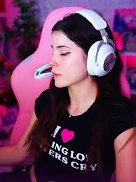 Abby Habla De Roro En La Velada