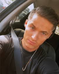 Aaron Motta's Instagram, Twitter & Facebook