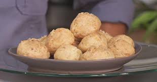 Recette Gougere A L Emmental Et Aux Noix Petits Plats En Equilibre Tf1 Petits Plats En Equilibre Recette Gougere Gougeres