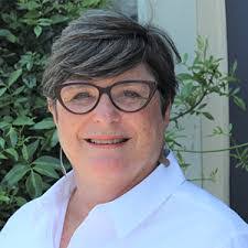 Lisa Brownfield's Instagram, Twitter & Facebook