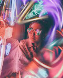 Night Neon Surreal Portrait Photography Photoshoot Thedreamerseye X Megan Baudry Instagram Com Thedream Neon Photography Portrait Photography Photography Poses