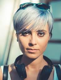 How to grow out short hair: 6 Cute Hairstyles For When Growing Out A Pixie Cut