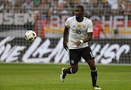 Lewandowski kurz vor seiner hochzeit im juni 2013 sichtlich genervt: Antonio Rudiger Privat Stolzer Zweifacher Vater So Lebt Der Nationalspieler Mit Seiner Familie News De