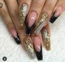 Black And Gold Nails Coffin Pin By Kenia Torres On Coffin Nails Gold Acrylic Nails Fall Acrylic Nails Gold Gel Nails