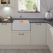 Another benefit of ceramic sinks is that they are easy to wipe clean with a damp cloth or specialist sink cleaner, keeping your sink hygienic and free from grime for years to come. Lamona Single Bowl Belfast Ceramic White Kitchen Sink Howdens