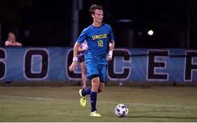 Ekdal stockholm'de doğdu ve gençken if brommapojkarna ile futbol oynamaya başladı. Ekdal Inks Pro Deal In Homeland Of Sweden The Seahawk