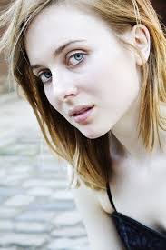 Faye Sewell's Instagram, Twitter & Facebook