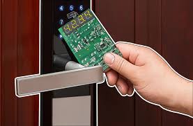 In this minecraft bedrock edition (xbox/mcpe/windows 10/switch) redstone tutorial i show you how to make a keycard lock! Breaking Electronic Locks Just Like In Those Hacker Movies Kaspersky Official Blog