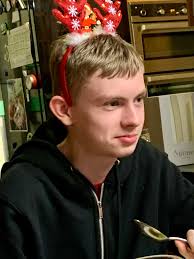 Hello, I'm Jess.. I was wondering if someone can please help? I love this  photo of me in London, but would like to remove the landyard and wording