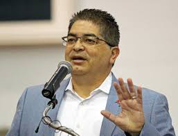 Michael Leonardo (@MikeyLeonardo)