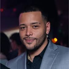 Dorian Carlisle's Instagram, Twitter & Facebook