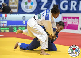 Sarah léonie cysique est en finale des jo de tokyo en judo ce lundi 26 juillet, assurant une médaille de plus pour le judo français dans ces jo de tokyo ! Judoinside Sarah Leonie Cysique Judoka