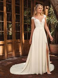 A Kesim Gelinlik Modelleri Askili Uzun Kalp Yaka Yirtmacli Kuyruklu Moda Fashion Fashionblogger Gelinli In 2020 Kleid Hochzeitsgast Brautmode Brautjungfern Kleider