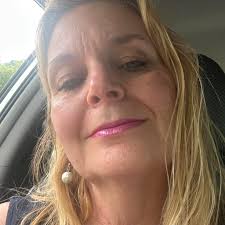 I've been wondering what really happened with Kyle and Mauricio's split.  Honestly, my gut says he probably cheated—and not just once. It's always  kind of bugged me how Kyle tries so hard