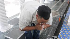 Air yang dihirup ke dalam hidung saat berwudhu. Rukun Wudhu Dan Sunat Wudhu Home