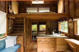 Photo 4 Of 9 In A Couple S Dream Hawaiian Surf Shack Avec Images Maison Mini Maison Surf House