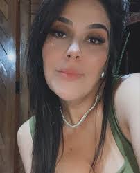 Fernanda Barros's Instagram, Twitter & Facebook