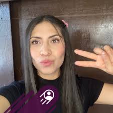 Que #AnaDeArmas se siente contigo sólo pasa en mis cines. ¡La mejor cita  ever! ¿Qué le dirías? ¡Te leo! 😲🍿🎬 Disfruta el clip de #HechosDeCine de  #Bailarina aquí 👉 https://bit.ly/3TicBiZ