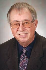 I think Wayne graduated with us in 1985. Johnson, Wayne A. Johnson, Wayne  A. Age 42, of Plymouth. Survived by parents and stepparents, Rodney & Chrys  Johnson and Beth & Roger Eide;