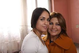 İşte mutlu kaya'nın acı dolu hikayesi. Sesi Cok Guzel Yarismacisi Mutlu Kaya Basindan Vuruldu