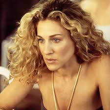 Los mejores looks de Carrie Bradshaw según las editoras de Vogue