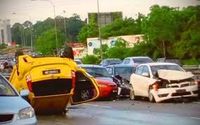 Khamis lalu, utusan malaysia melaporkan, dalam tempoh tiga tahun sejak 2017 sehingga ogos lalu, sebanyak 46 kes dilaporkan polis diraja malaysia (pdrm) membabitkan kemalangan melibatkan basikal di 15 lebuh raya di seluruh negara. 7 Negara Dengan Kadar Kematian Kemalangan Jalan Raya Tertinggi Di Dunia Iluminasi