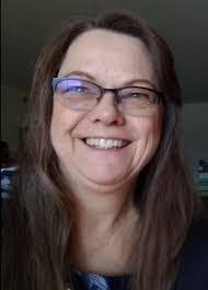 Sandy Wing's Instagram, Twitter & Facebook