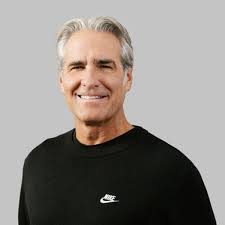 Chez Nike, le PDG John Donahoe remplacé par Elliott Hill