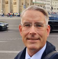 Hello everyone, I accidentally bought a Catalina 30 last year after it was  damaged by a storm. Here are a few photos of the current condition. If you  would like, I would