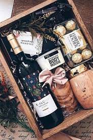 8 Thoughtful Premium Wedding Gifts On A Budget Diy Gifts For Friends Gifts Gift Ideas For Men