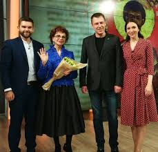Сергей собянин поздравил с юбилеем актрису и певицу роксану бабаян. Kak Smogla Perezhit Uhod Mihaila Derzhavina Ego Supruga Roksana Babayan