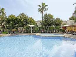 Guests can sunbathe next to the outdoor swimming pool, soak in our hot spa or workout in the fitness area. Hotel Bg Pamplona In Playa De Palma Bei Alltours Buchen