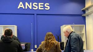 El ingreso familiar de emergencia (ife) ya comenzó su segunda entrega para más de 400 mil familias del país, a quienes les corresponde el pago automático de este beneficio. Ingreso Familiar De Emergencia Ife Y Pensionados Pnc A Quienes Paga Hoy Anses Entornointeligente