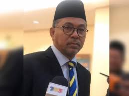Pengerusi badan perhubungan umno perlis, datuk seri dr shahidan kassim, berkata keputusan pemecatan itu diputuskan sebulat suara umno perlis, yang bermesyuarat hari ini. Mb Perlis Minta Rakyat Main Peranan Tangani Penyeludupan Ketum