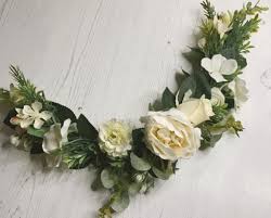 17 beautiful flower arrangements for dog lovers. How To Create A Diy Dog Flower Collar For Your Wedding