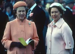 Il duca di edimburgo, 98 anni, è stato ricoverato in. La Regina Elisabetta E Sua Sorella Margaret Tutta La Verita Sul Loro Rapporto