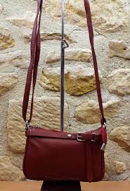 We did not find results for: Pochette Cuir Vachette Rouge Bordeaux Itinerance Cuir Vetements Cuir Adaptes A Votre Morphologie