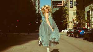 0 {{featured_button_text}} ben zobrist and his wife, julianna, ride in the. How I Shop Julianna Zobrist Fashionista