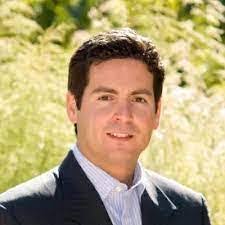 Darius Nouri's Instagram, Twitter & Facebook