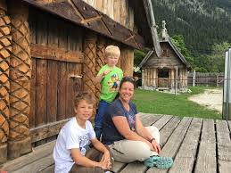 Magdalena neuner hat auf instagram verkündet, dass sie zum dritten mal mutter wird. Magdalena Neuner Archive Wandern Mit Familiewandern Mit Familie Touren Fur Die Ganze Familie