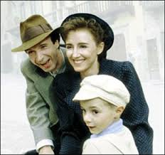 1997, италия, драмы, комедии, военные. La Vita E Bella Art Bella En Film Italian Movie Report Vita Glogster Edu Interactive Multimedia Posters