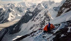 Gravir —  gravir  v. Pourquoi Le K2 Est Il Plus Difficile A Gravir Que L Everest Outside Le Magazine Des Amoureux De Sports Et Culture Outdoor