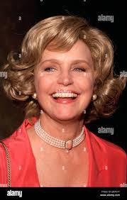 Linda Otto's Instagram, Twitter & Facebook