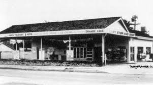 Giacopuzzi Drive Thru Dairy On The Southeast Corner Of Saticoy Street And Fallbrook Avenue Ca 1960 In 2020 San Fernando Valley Redondo Beach Redondo